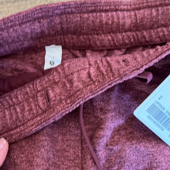 Lululemon soft jersey relaxed fit 4” shorts - Picture 4 of 4